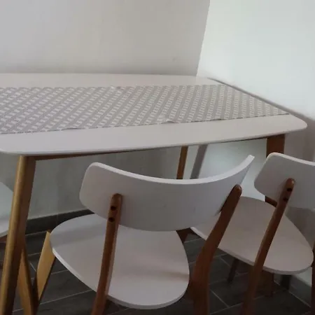 Dinko דירה קרס